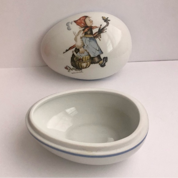 Hummel Porcelain trinket box egg shaped vintage
Easter basket Sister Berta - Picture 4 of 7